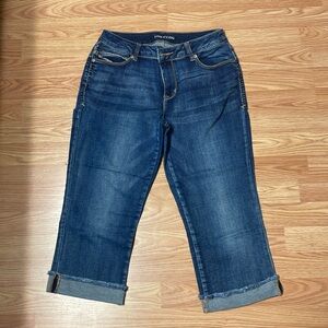 Women’s Maurices size 10, capris